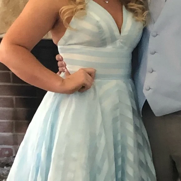 LIGHT BLUE BALL GOWN-SIZE 8-DESIGNER-SHERRI HILL-100% POLYESTER-LENGTH WAS ALTER - Picture 2 of 3